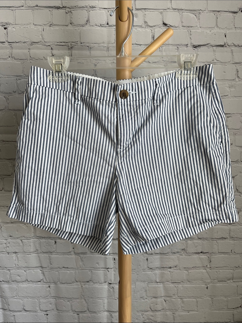 Old Navy Everyday Women's Striped Navy and White Shorts